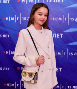 Living in the Limelight: A Young Star’s Path to Balance img 0027